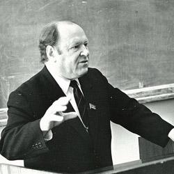 Казанда Татарстанның беренче Премьер-министры истәлегенә мемориаль такта ачыла