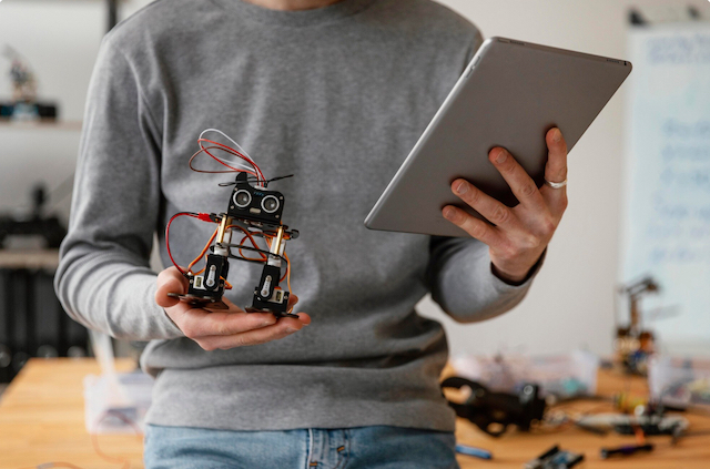 Эксперт предупредила о существенном сокращении рабочих мест в России к 2030 году