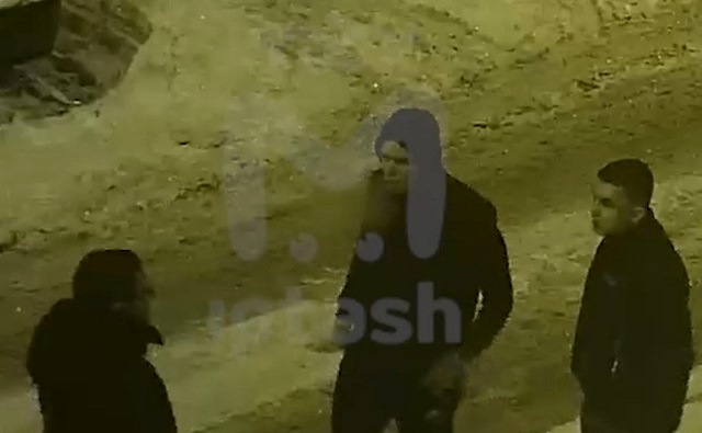 Mash: массовая драка с арматурой, ножом и пистолетом попала на видео в Казани