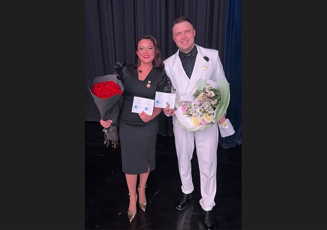 Татарских певцов Алсу и Азата Фазлыевых наградили знаком «За заслуги в культуре»