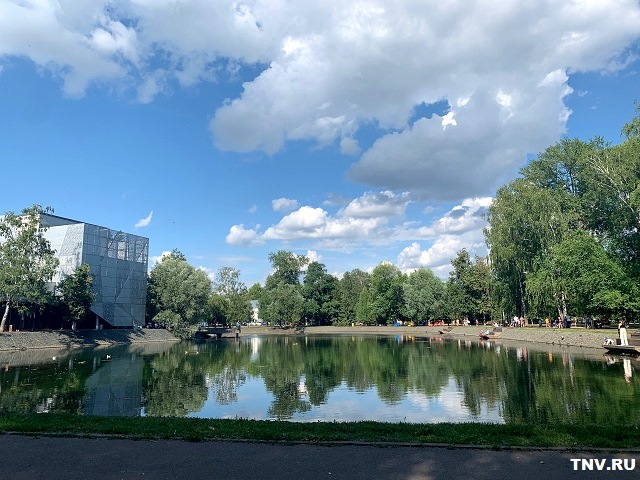 Стало известно, какие парки и скверы Казани уже обработали от клещей