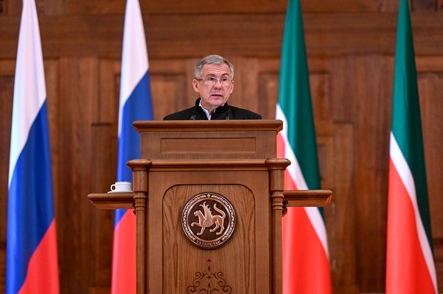 Минниханов: Казанский авиазавод получил контракт на четыре гражданских Ту-214