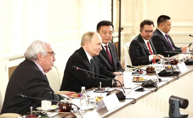 Путин: армия России имеет стратегическое преимущество на всех направлениях в СВО