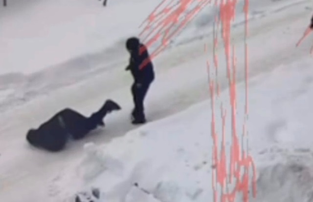 Стала известна причина нападения подростка на мужчину с тростью в Татарстане