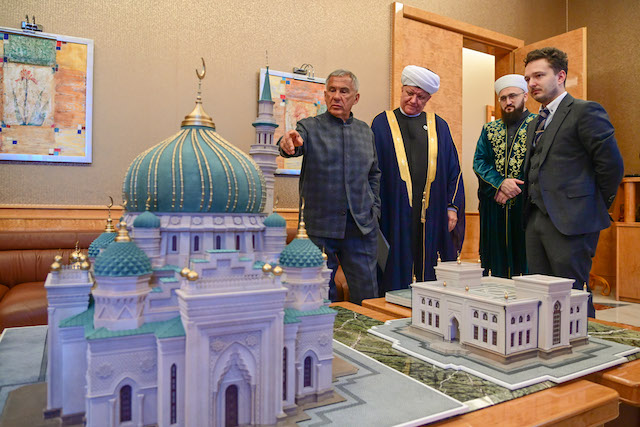Минниханов и Крганов обсудили строительство мечети в Новой Москве