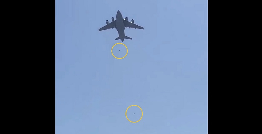 Падение людей с покидающего Кабул самолета попало на видео