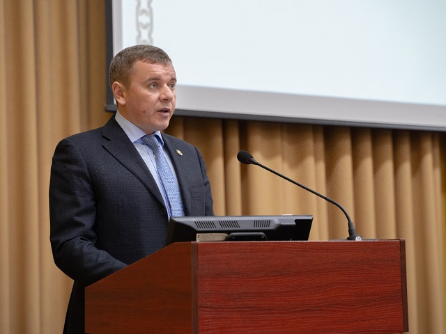 Глава Минсельхозпрода РТ раскрыл причину отсутствия на полках магазинов сахара и муки