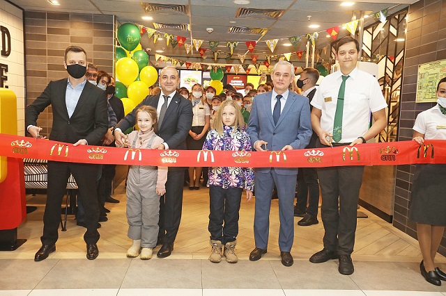 20-е предприятие «Макдоналдс» открыли в международном аэропорту «Казань»