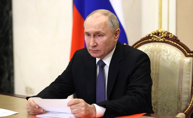 Путин запретил увольнять в течение года вдов бойцов спецоперации