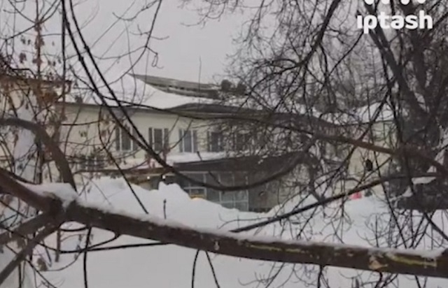 Третье обрушение за неделю: в Казани рухнула крыша детской поликлиники