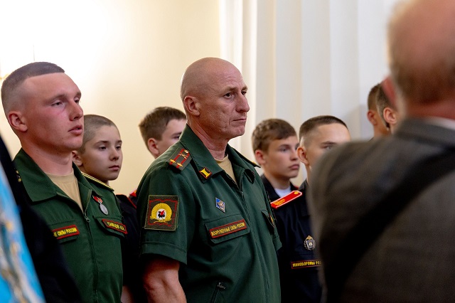 Патриарх Кирилл в Казани благословил курсантов, суворовцев и бойцов СВО