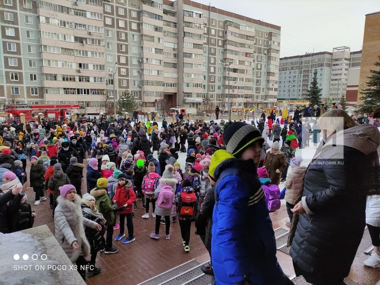 В Казани из-за сообщения о минировании эвакуировали учащихся лицея №177