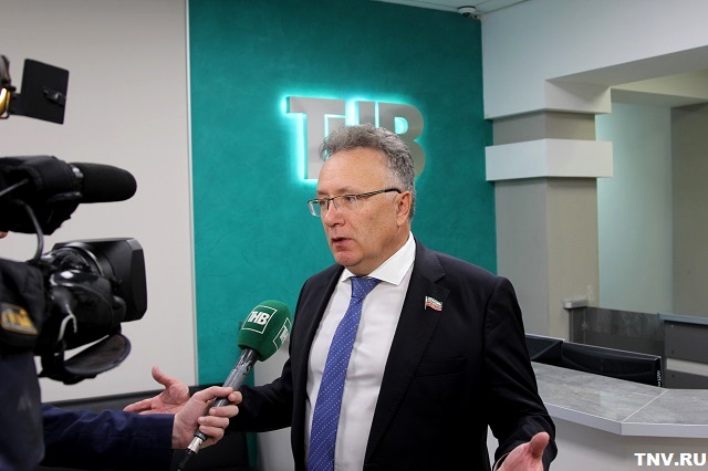 Россия Журналистлар берлегенең Татарстан бүлеге рәисе Илшат Әминев Россия матбугаты көне белән тәбрик итте