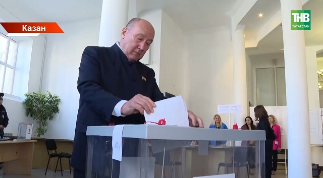 Сәясәтчеләр, депутатлар, предприятие җитәкчеләре, җәмәгать эшлеклеләре, артистлар ничек тавыш бирде?