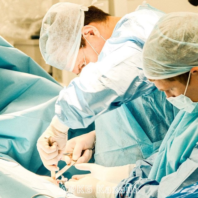 В Казани врачи ДРКБ удалили пациенту опухоль Вильмса с нулевой кровопотерей