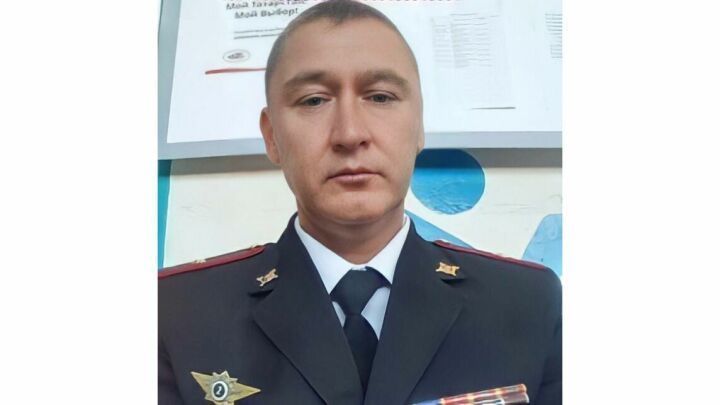 Әлмәтнең полиция хезмәткәре буада батучы кызларны коткарган