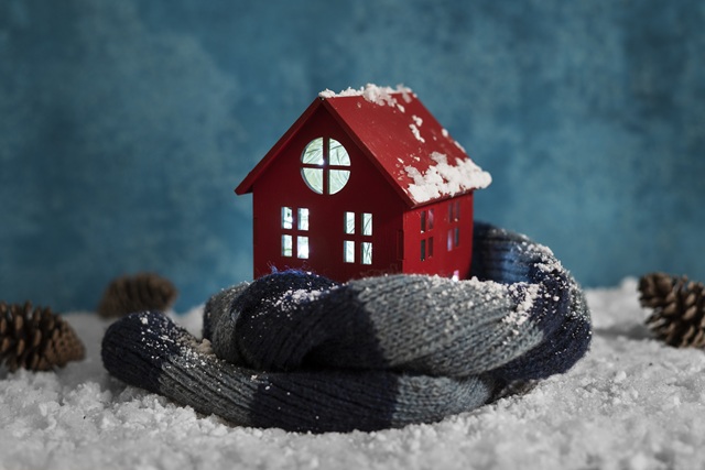 Морозы не повод для переплат: Минниханов взял под контроль счета за ЖКУ