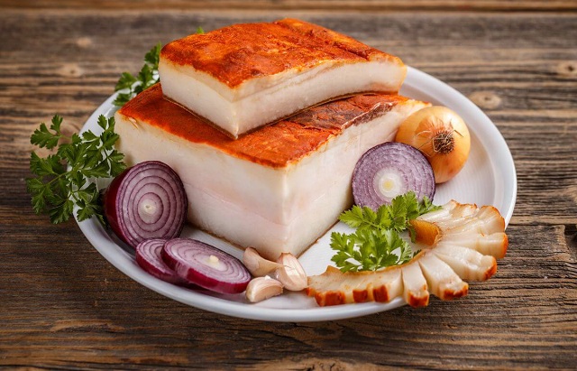 Жителям Татарстана рассказали, употребление какого сала может навредить организму