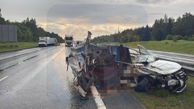 «Лада» влетела в грузовик на трассе Татарстана, есть погибший