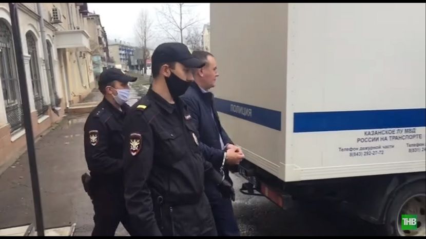 Скрывший за взятку вагоны с краденым начальник жд-станции в Татарстане отделался штрафом