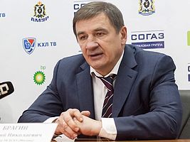 Главным тренером сборной России по хоккею стал бывший тренер молодежной сборной