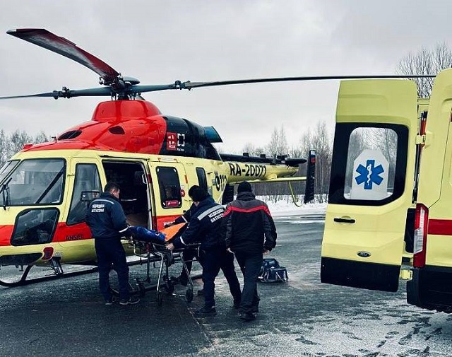 Разбившуюся в Кукморском районе РТ 21-летнюю лыжницу на вертолете доставили в РКБ