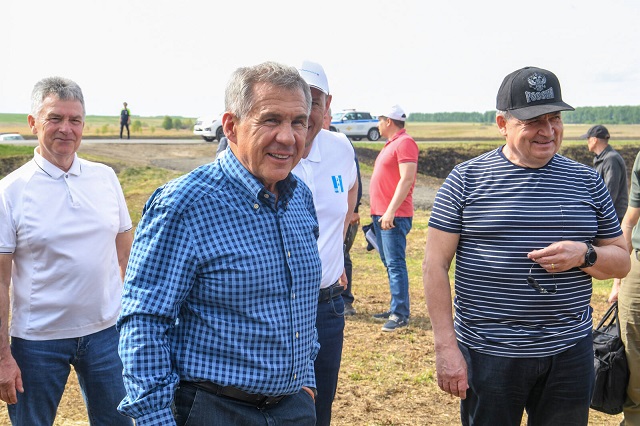 Чиновников Татарстана обязали сообщать о склонениях к коррупции