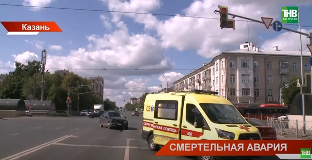 Стали известны подробности аварии со «скорой» в Казани, где погиб пациент