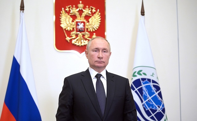 Путин проголосовал на выборах в Госдуму в онлайн формате