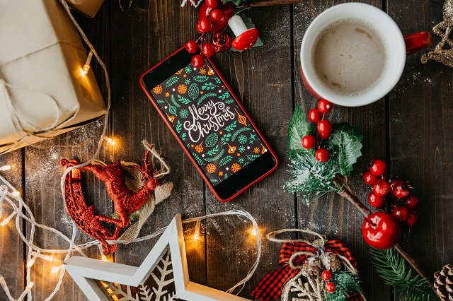 Поздравление с вирусом: названы главные признаки мошеннической электронной открытки