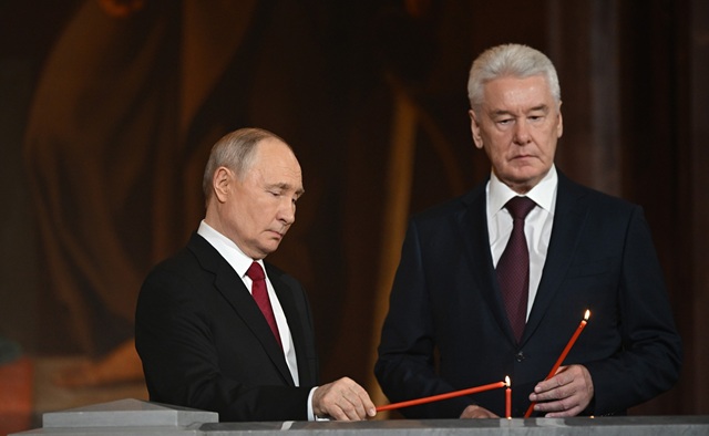 Путин поздравил россиян с Пасхой и отметил вклад церкви в поддержку участников СВО