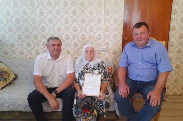 От свинофермы до трактора: история 90-летней Жумабике Салахутдиновой из Татарстана