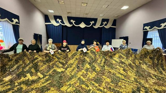 59-летняя жительница Татарстана начала плести маскировочные сети для бойцов СВО