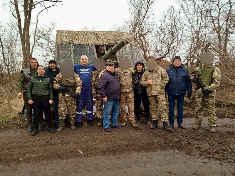 Сарман районы башлыгы СВО зонасындагы хәрбиләр янына барган