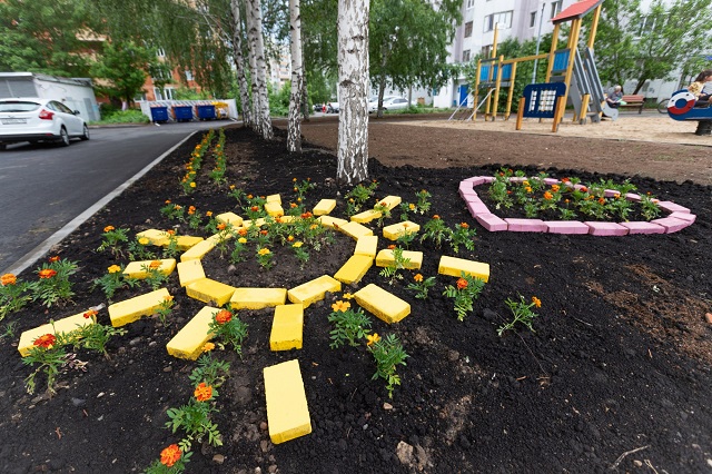 Первую отремонтированную в этом году по программе «Наш двор» площадку сдали в Казани