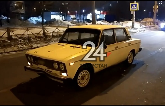 Маму с тремя маленькими детьми сбил водитель «шестерки» в Казани