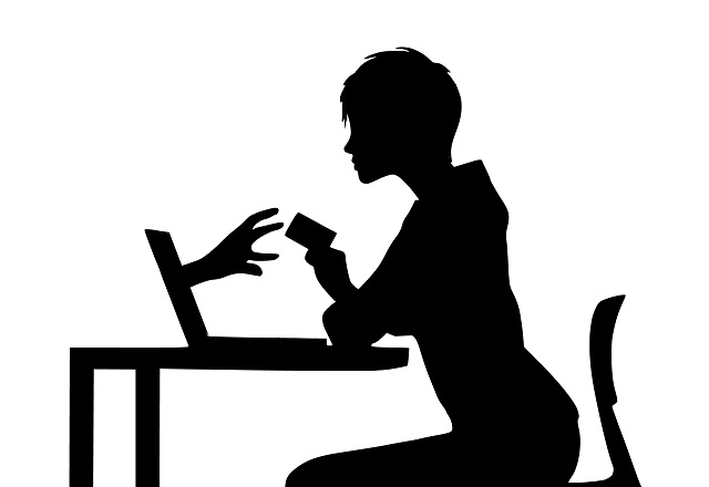 Лжебанкир уговорил жительницу Казани выслать ему взятые в кредит 350 000 рублей