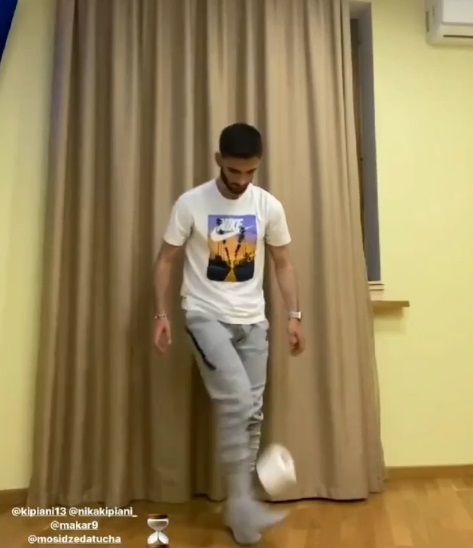 Игрок «Рубина» поучаствовал в футбольном челлендже, посвященном коронавирусу