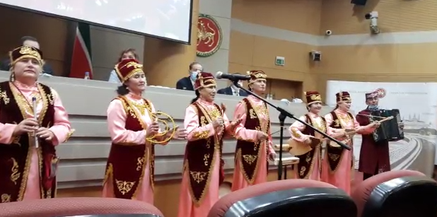 Министрлар кабинетындагы музыкаль брифинг нинди уңайдан оештырылган иде?