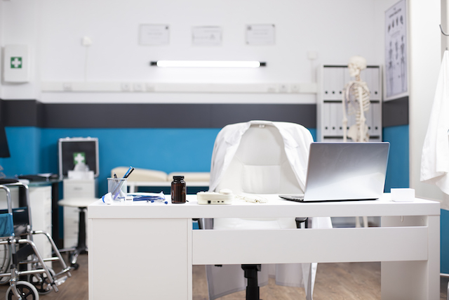 Более 3,4 млрд рублей выделили на ремонт 226 медучреждений в Татарстане