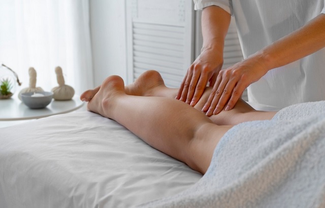 Фитнес-тренер рассказал, можно ли похудеть при помощи массажа