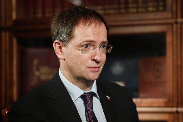 Люди требуют запретить книгу Мединского «Мифы о России» из-за разжигания в ней ненависти к татарам