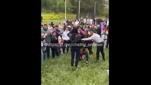 Трогательное предложение руки и сердца попало на видео на Сабантуе в Тукаевском районе