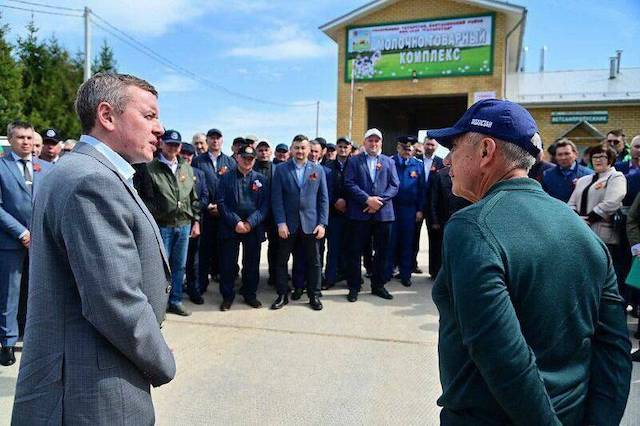 Минниханов проверил поля и ферму в Балтасинском районе РТ