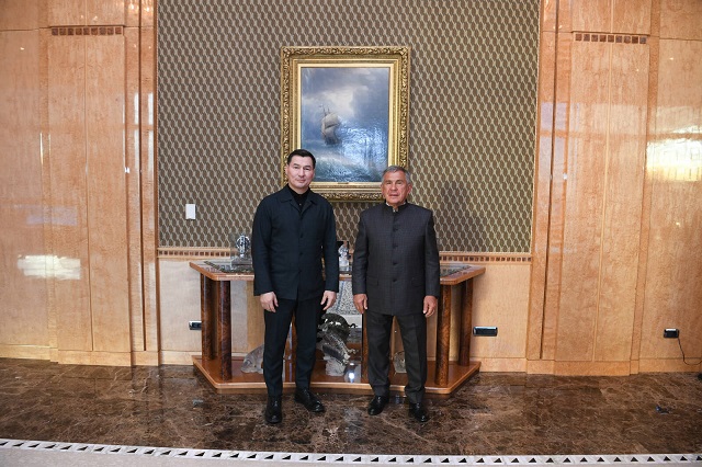 Минниханов встретился с Хасиковым в Казани