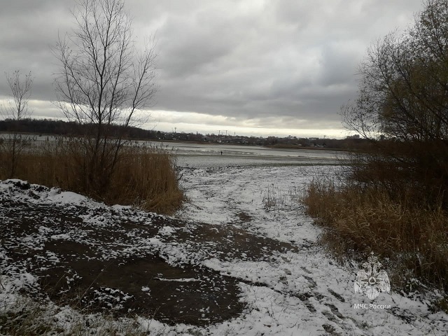 Застрявшему в болоте 43-летнему жителю Казани понадобилась помощь спасателей