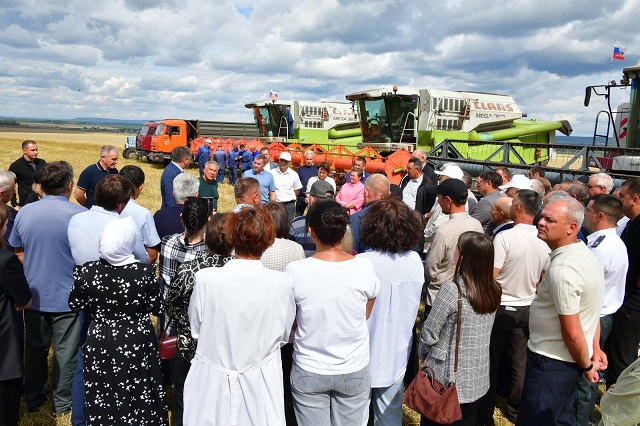 Минниханов поблагодарил жителей Бавлинского района за помощь бойцам СВО