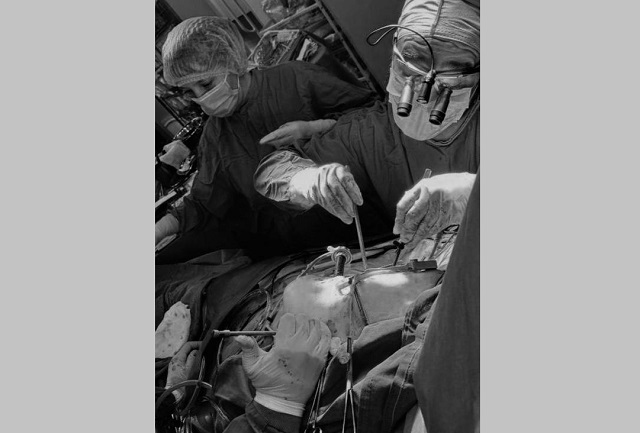 Три операции на остановленном сердце через разрез провели 67-летнему пациенту врачи БСМП