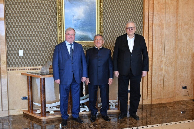 Минниханов провел встречу с президентом Российского книжного союза