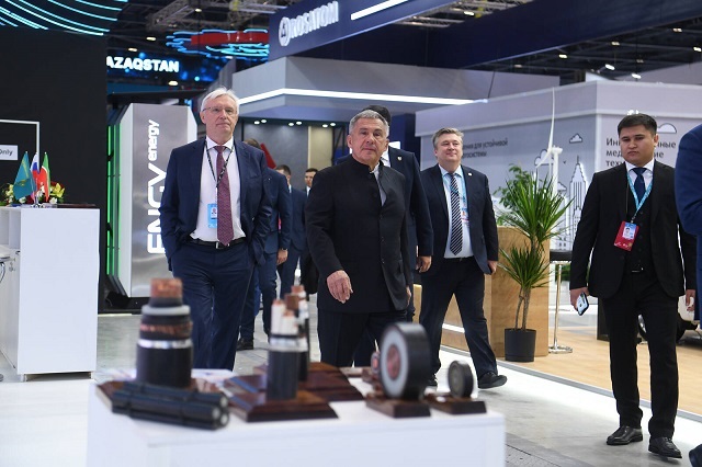 Минниханов презентовал экономический потенциал Татарстана на выставке «ИННОПРОМ. Казахстан»